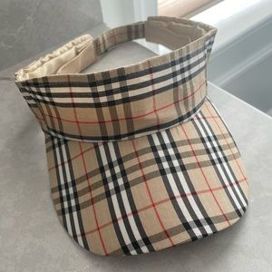 Burberry look alike women’s light weight visor.